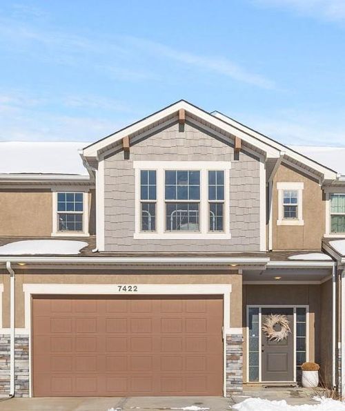 7422 Grand Slam St, Parkville, MO, 64152-8771 | Card Image