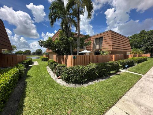 246 Charter Way, West Palm Beach, FL, 33407-6653 | Card Image