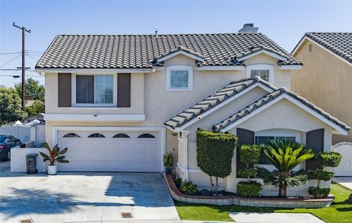 220 S Linhaven Cir, Anaheim, CA, 92804-2400 | Card Image