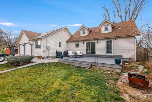 302 Nevada St, Gooding, ID, 83330-1048 | Card Image