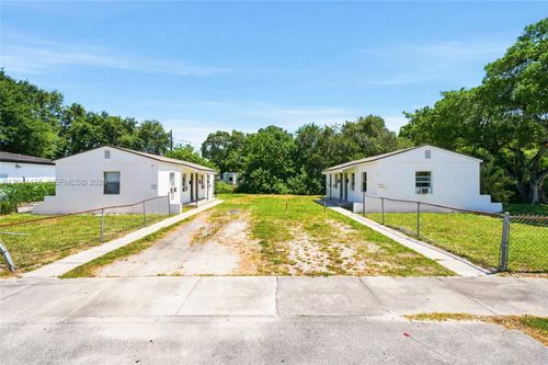 1992 Nw 56th St, Miami, FL, 33142-3052 | Card Image