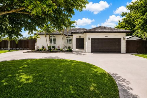 13282 Sw 200th Ter, Miami, FL, 33177-6149 | Card Image