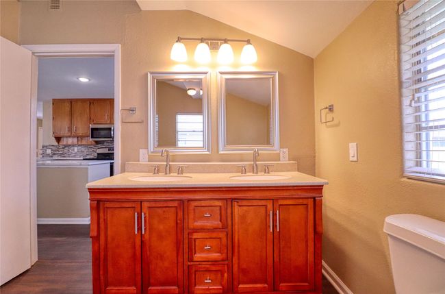 516 S Church St, House other with 3 bedrooms, 2 bathrooms and null parking in Pilot Point TX | Image 10