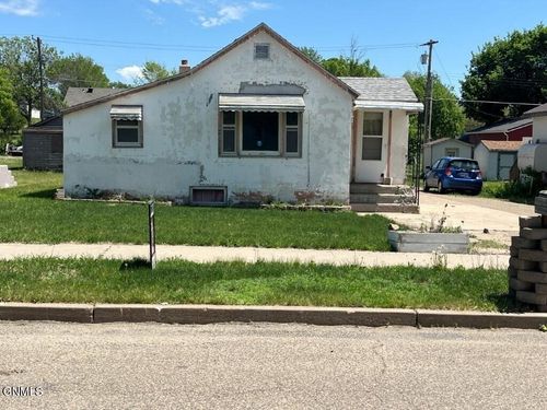 710 3rd Ave E, Mobridge, SD, 57601-2217 | Card Image
