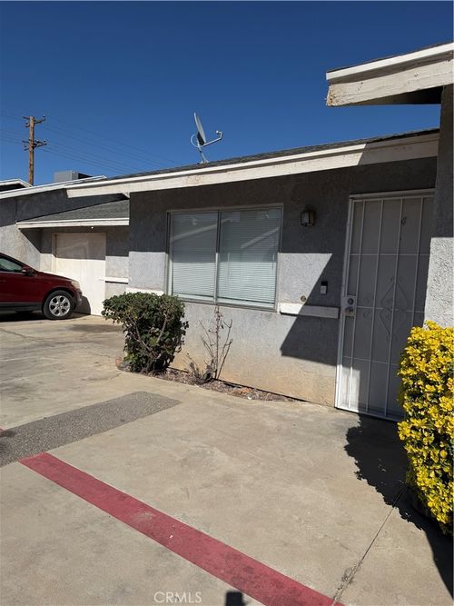 16230 Sequoia St, Hesperia, CA, 92345-0817 | Card Image