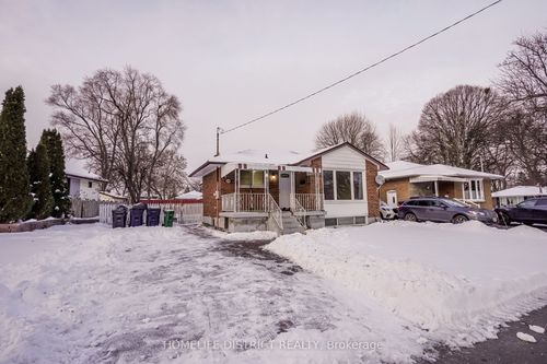 40 Calumet Cres, Scarborough, ON, M1H1W5 | Card Image