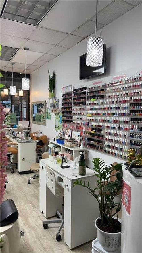 125 E 4th St, New York, NY, 10003-9063 | Card Image