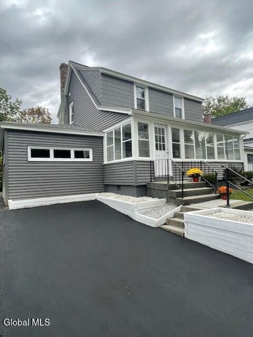 7 Elm Ct, Wynantskill, NY, 12198-7903 | Card Image