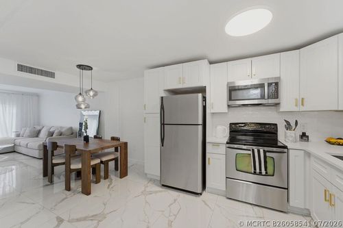 k2-809 W Oakland Park Blvd, Wilton Manors, FL, 33311-1751 | Card Image