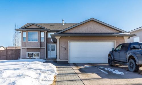 4403 45 St, Lacombe, AB, T4L0A7 | Card Image