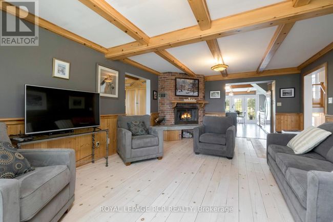5031 Sixth Line, House other with 4 bedrooms, 3 bathrooms and 14 parking in Erin ON | Image 6