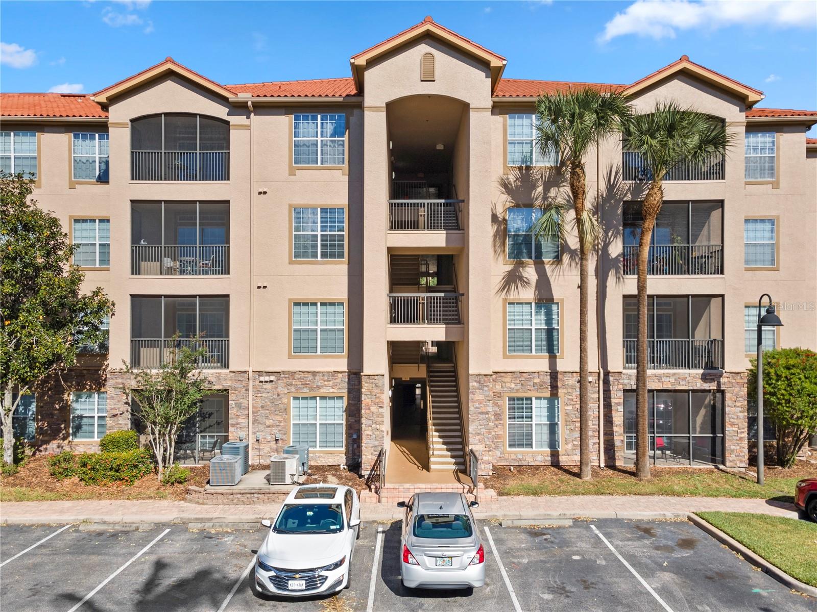 2207 1370 Tuscan Ter Sold in - AYYV6