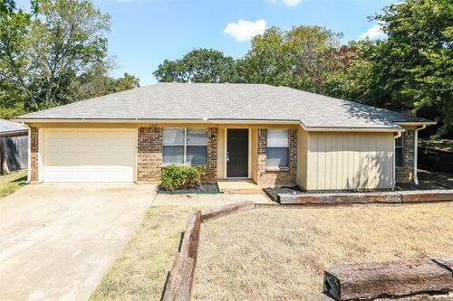 6407 Woods Edge Dr, Arlington, TX, 76016-5150 | Card Image