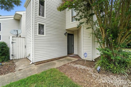7807 Hummingbird Ln, Charlotte, NC, 28212-7648 | Card Image