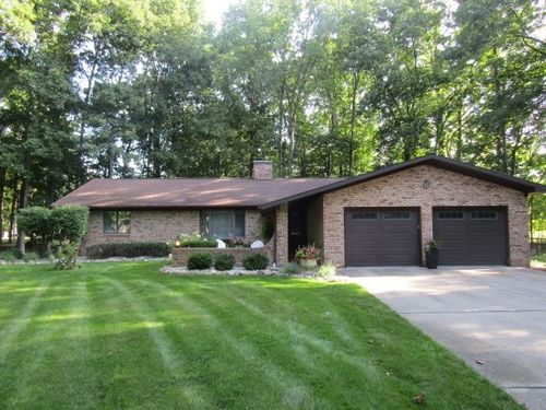 1945 Maplewood Court, Caledonia Charter Township, MI, 48867 | Card Image