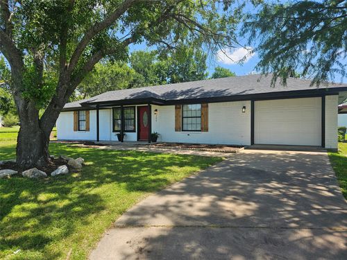 200 E Charles Street, Riesel, TX, 76682 | Card Image