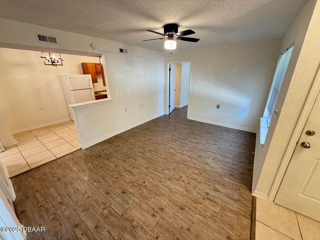 living room | Image 22
