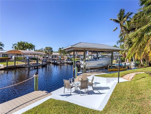 392 Snow Dr, FORT MYERS, FL, 33919-3138 | Card Image