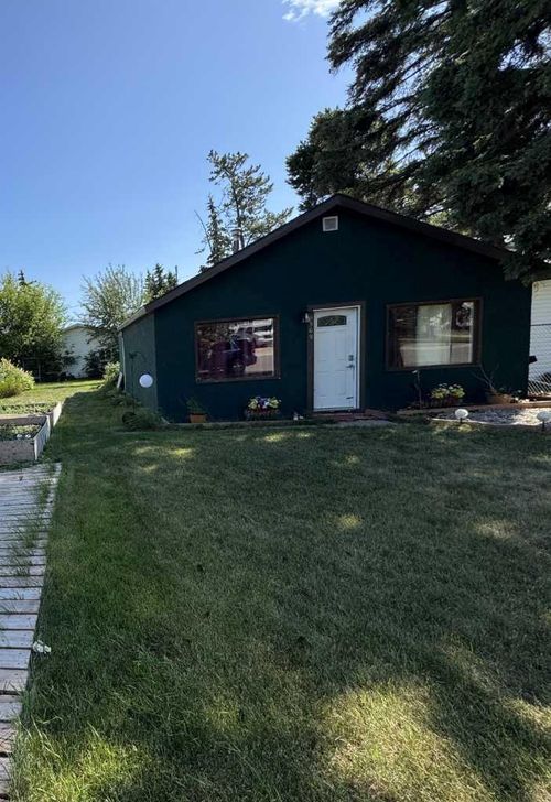 9509 104 Ave, Grande Prairie, AB, T8V1E2 | Card Image