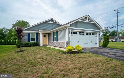 100 Senators Way, BERLIN, NJ, 08009-1670 | Card Image
