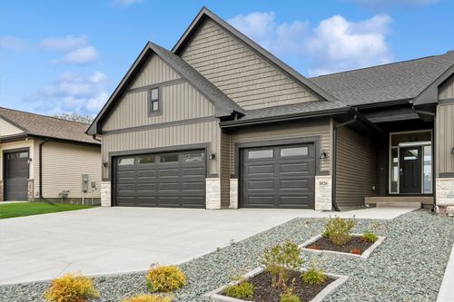 1026 Highland Trl, Solon, IA, 52333-8606 | Card Image