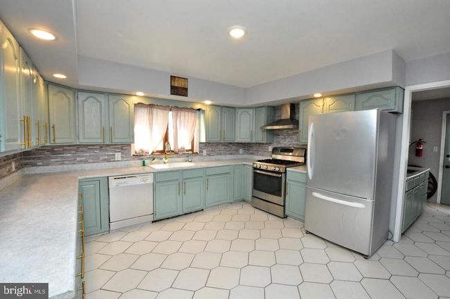 326 Mercer St, House other with 4 bedrooms, 2 bathrooms and null parking in GLOUCESTER CITY NJ | Image 9