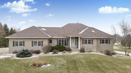 3753 Coachman Way, CROSS PLAINS, WI, 53528-9139 | Card Image