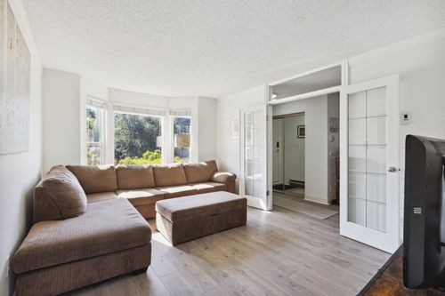 311 St. Andrews Ave, North Vancouver, BC, V7L4P5 | Card Image