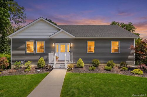 9 Overlook Ter, Walden, NY, 12586-1309 | Card Image