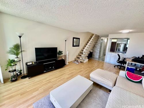 537-500 University Ave, Honolulu, HI, 96826-4907 | Card Image