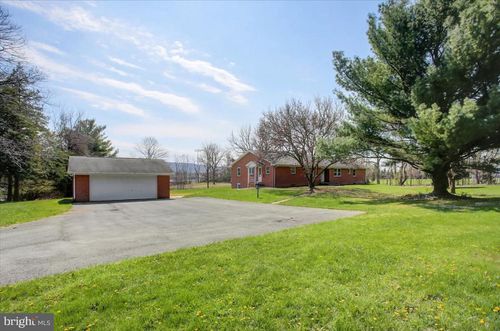 201 Myrtle Ave, WAYNESBORO, PA, 17268-2029 | Card Image