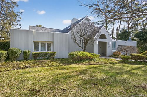 37 Shelter Ln, Roslyn Heights, NY, 11577-2524 | Card Image