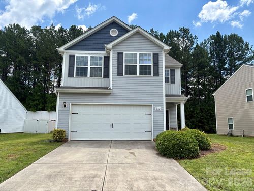 6112 Purbeck Way, Charlotte, NC, 28215-6102 | Card Image