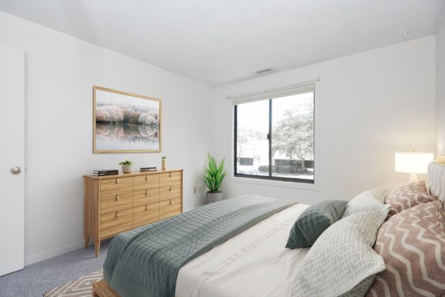 UNIT-4 - 8 Concord Greene, Condo with 2 bedrooms, 2 bathrooms and 1 parking in Concord MA | Image 11
