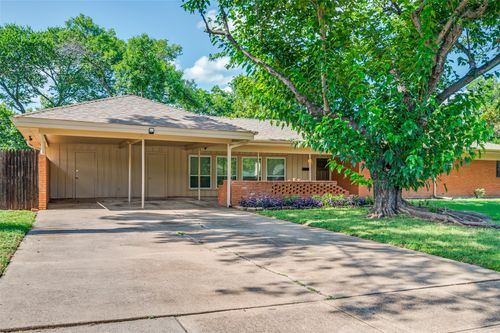 7305 Riviera Dr, North Richland Hills, TX, 76180-8215 | Card Image