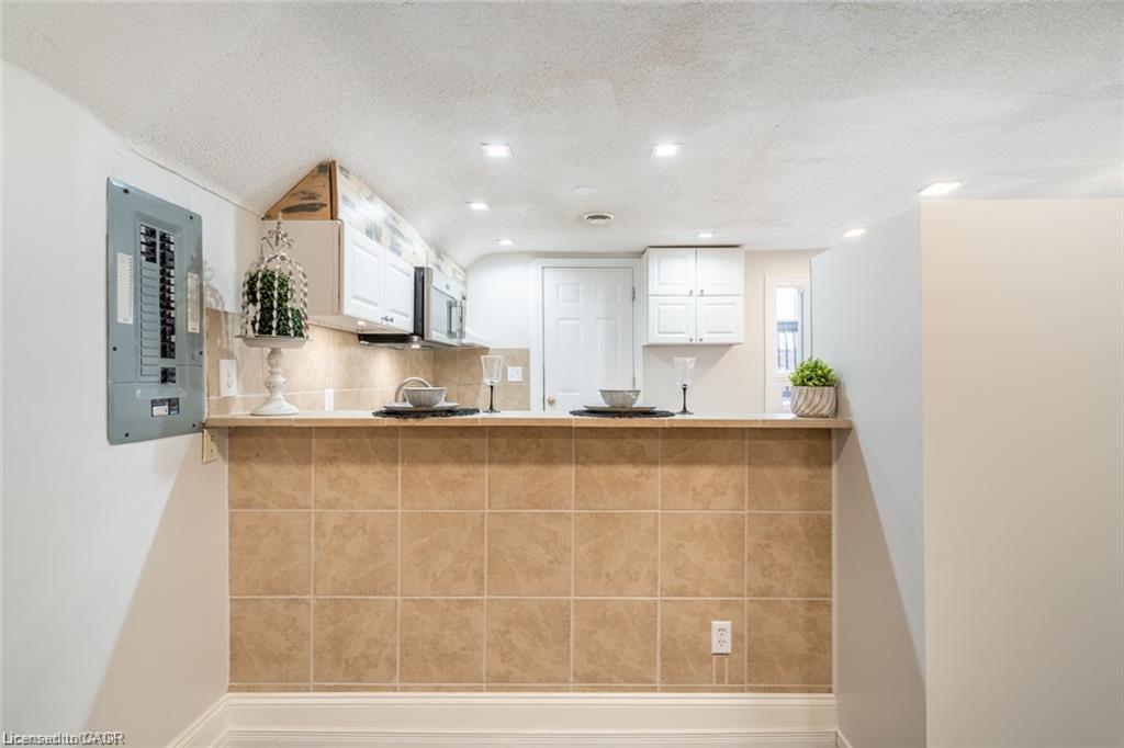 Residential Lease in Hamilton 3
