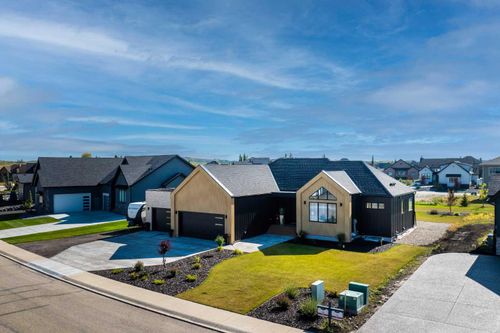 {{alt}} | Card Image