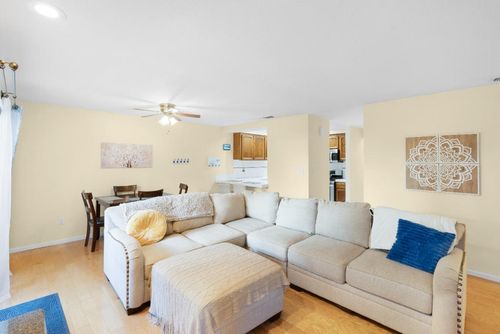 apt-k-7417 Auburn Oaks Ct, Citrus Heights, CA, 95621-1384 | Card Image