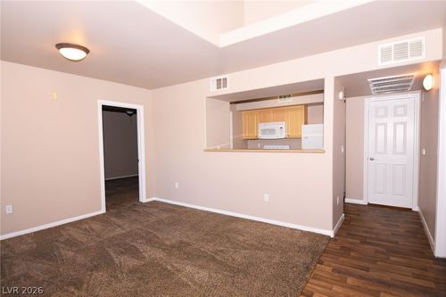 2011-8000 Badura Ave, Las Vegas, NV, 89113-2105 | Card Image