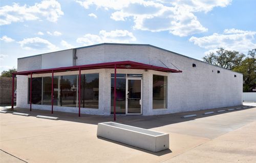 1200 S Bridge St, Brady, TX, 76825-6230 | Card Image