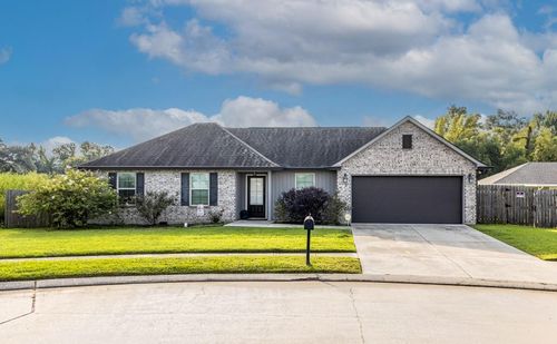 201 Ashton Oaks Ln, Luling, LA, 70070-4601 | Card Image