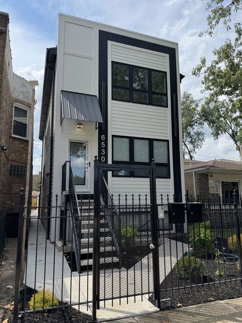 6530 S Champlain Ave, CHICAGO, IL, 60637-3428 | Card Image
