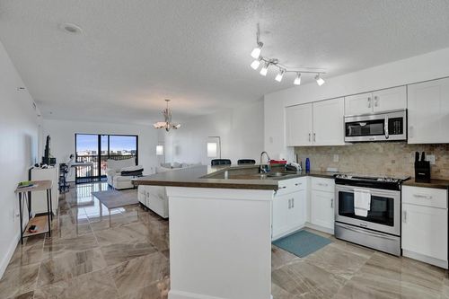 907-2334 S Cypress Bend Dr, Pompano Beach, FL, 33069-4488 | Card Image