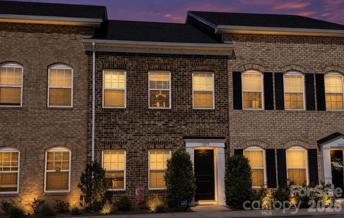 2125 24th Street Ln Se, Hickory, NC, 28602-8794 | Card Image