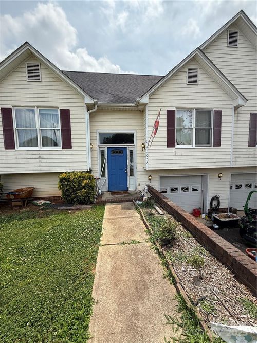 2056 Evergreen Dr, Newton, NC, 28658-7600 | Card Image