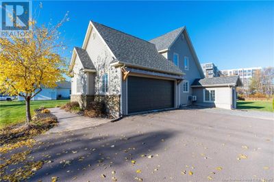 733 Chartersville Rd, House other with 5 bedrooms, 4 bathrooms and null parking in Dieppe NB | Image 2