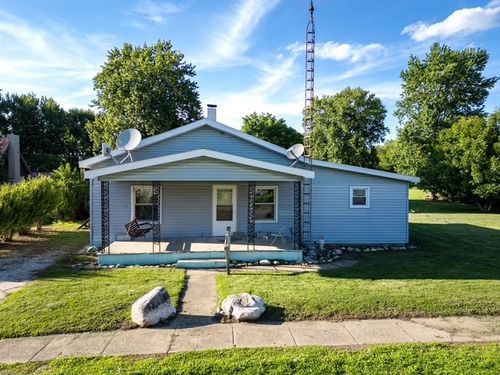 20553 E 330 North Rd, Ridge Farm, IL, 61870-9718 | Card Image