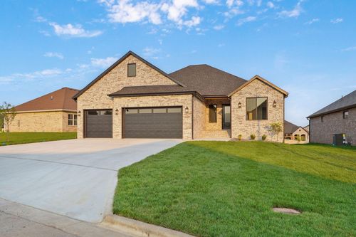 2136 N Sun Valley Dr, Springfield, MO, 65802-9213 | Card Image