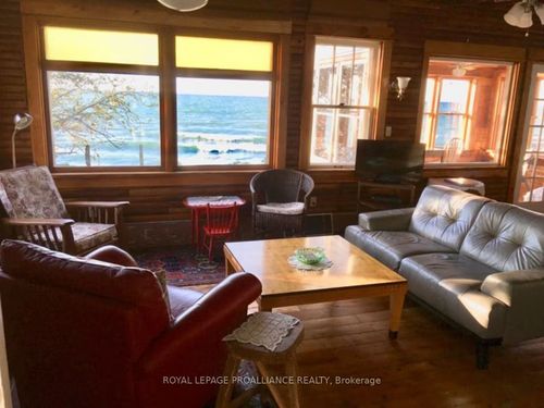 20 West St, Wellington, ON, K0K3L0 | Card Image