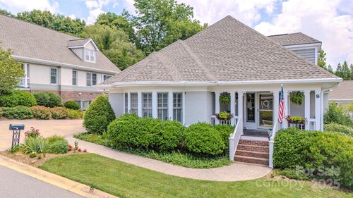 8 Creekside Way, Asheville, NC, 28804-1763 | Card Image